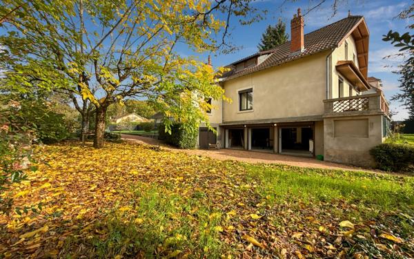 Maison à vendre    9 pièces • 224 m2 Périgueux