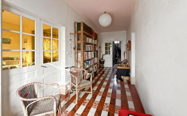 Maison à vendre    9 pièces • 224 m2 Périgueux