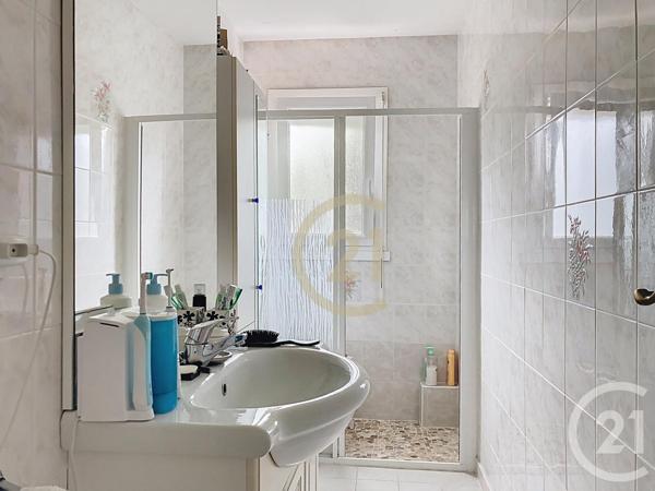 Appartement F4 à vendre  5 pièces - 90 m2 ROCHEFORT - 17