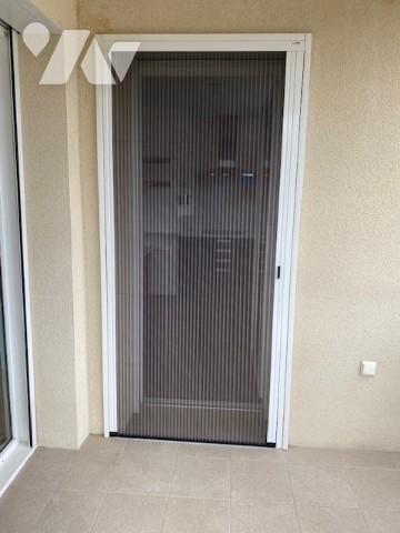 Bel appartement récent 3 chambres, balcon d'angle, garage.