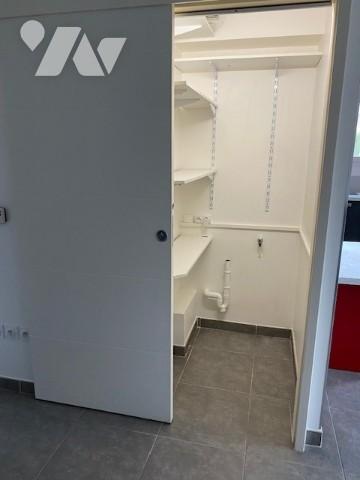 Bel appartement récent 3 chambres, balcon d'angle, garage.