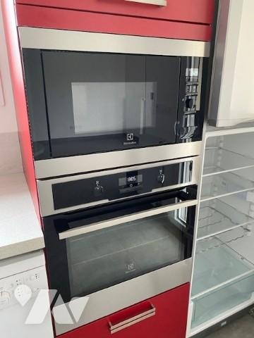 Bel appartement récent 3 chambres, balcon d'angle, garage.