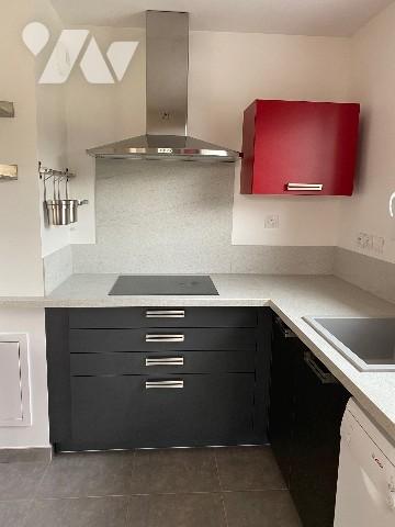 Bel appartement récent 3 chambres, balcon d'angle, garage.