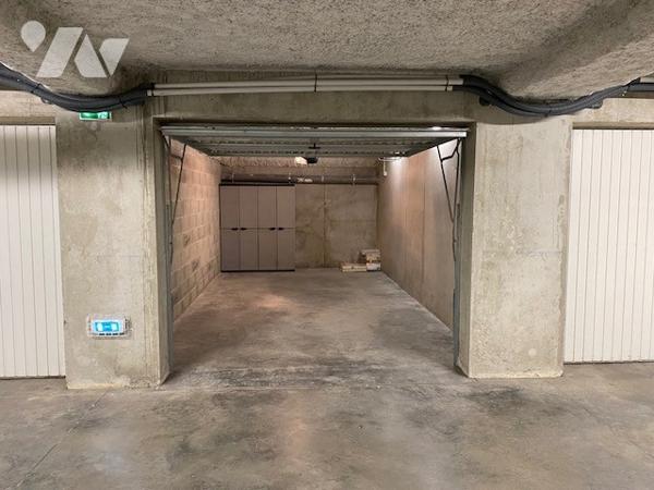 Bel appartement récent 3 chambres, balcon d'angle, garage.