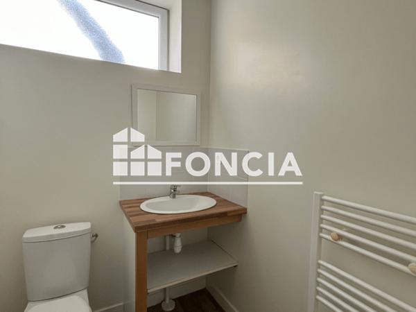 Location Studio 30.11 m² - 11 AVENUE DE VARSOVIE Angouleme 16000