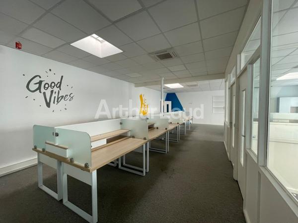 Bureaux et locaux d activité à vendre ou à louer à Templemars avec parking