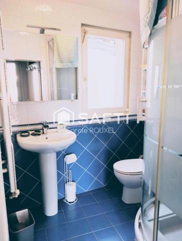 PORT DE VANNES au pieds des LICES