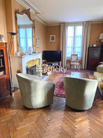 Maison 9 pièces - 230 m²