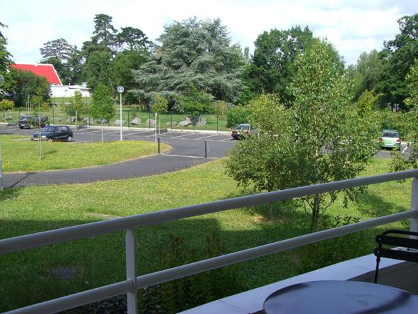 Investissement locatif sécurisé - T2 48 m² avec balcon Ouest, garage et Tram L3 au pied de la résidence