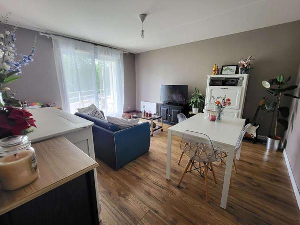Investissement locatif sécurisé - T2 48 m² avec balcon Ouest, garage et Tram L3 au pied de la résidence