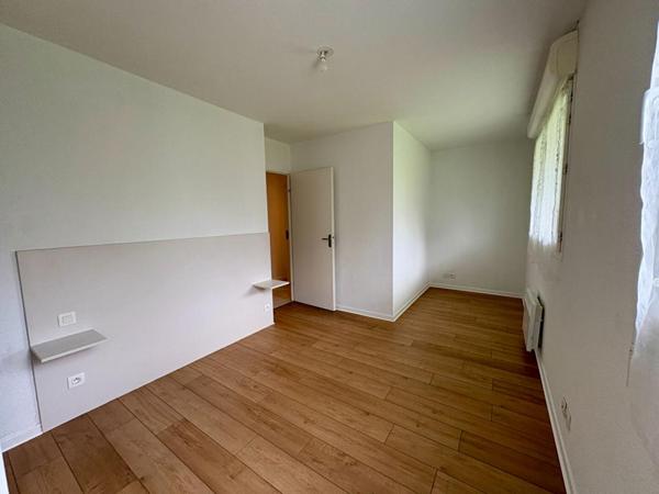 Bordeaux Caudéran, Appartement 2 pièces RdC, 45,21 m2 Carrez, avec terrasse et parking