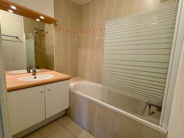 Bordeaux Caudéran, Appartement 2 pièces RdC, 45,21 m2 Carrez, avec terrasse et parking