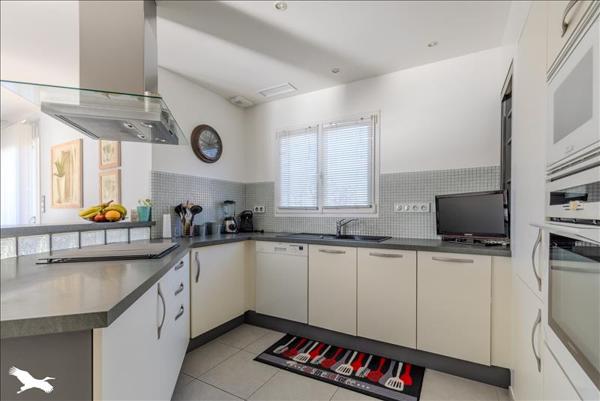 Maison à vendre |  Pompignac |  8 pièces | 254 m²