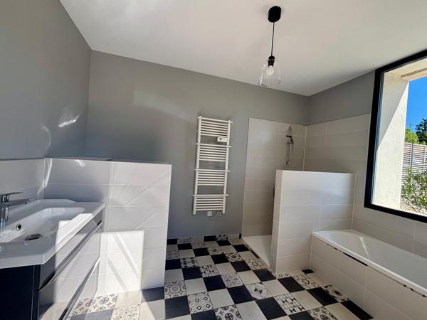 Maison 6 pièce(s) 3 chambre(s) 212 m²