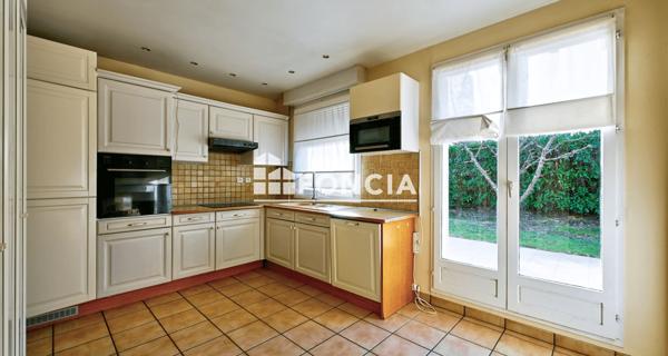 À vendre Maison 6 pièces 147.69 m² - Montigny-le-bretonneux 78180