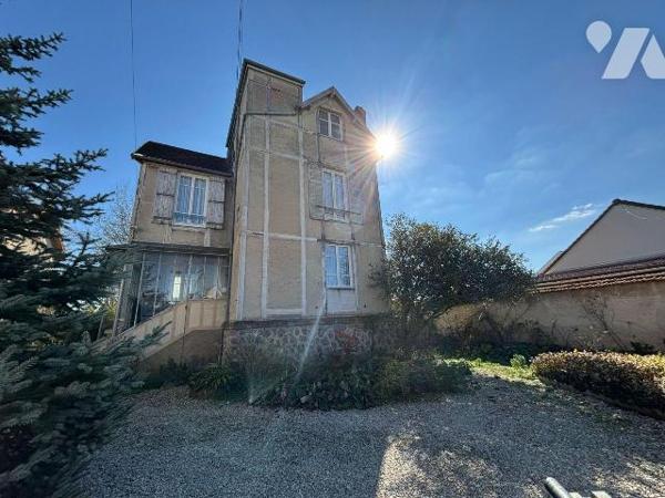 EN EXCLUSIVITE, sur la commune d'AY-CHAMPAGNE, et plus précisément BISSEUIL, venez découvrir ce...