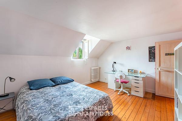 Maison de charme rénovée avec dépendance et jardin au coeur du village