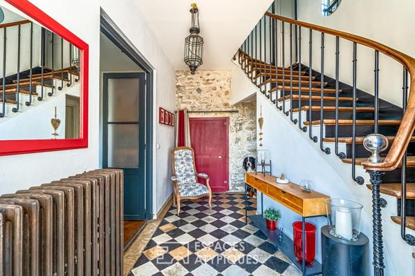 Maison de charme rénovée avec dépendance et jardin au coeur du village