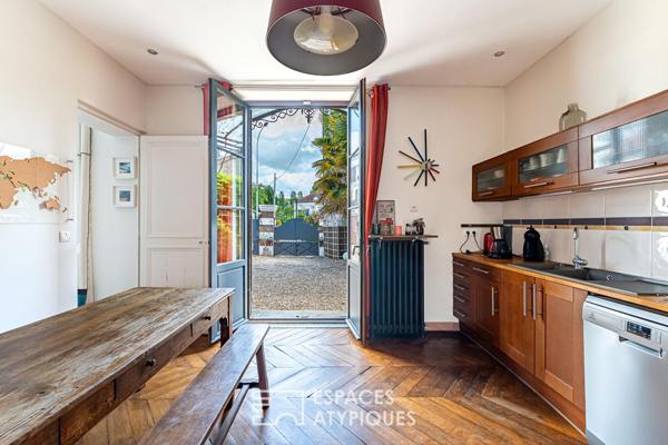 Maison de charme rénovée avec dépendance et jardin au coeur du village