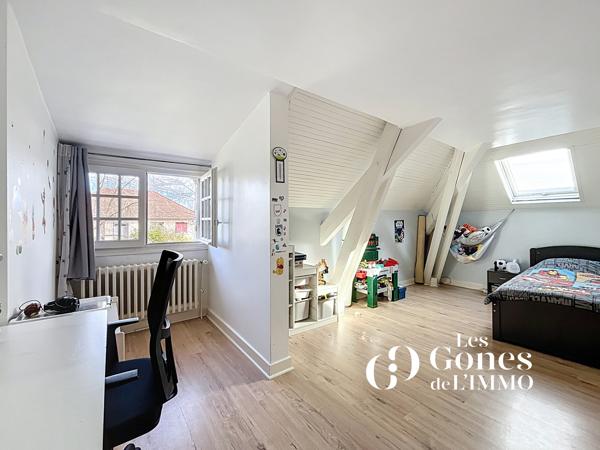 Maison 7 pièce(s) 5 chambre(s) 270 m²