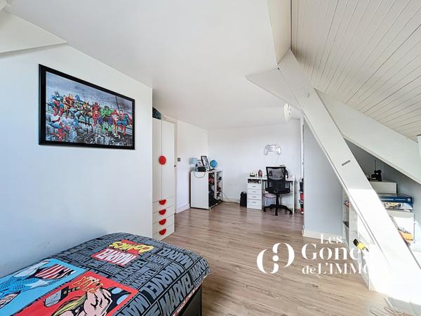 Maison 7 pièce(s) 5 chambre(s) 270 m²