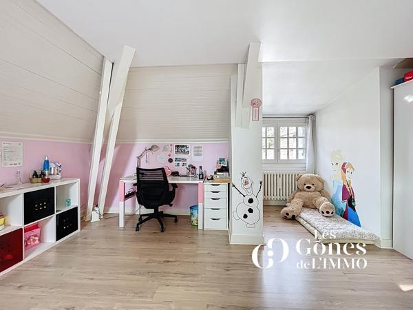 Maison 7 pièce(s) 5 chambre(s) 270 m²