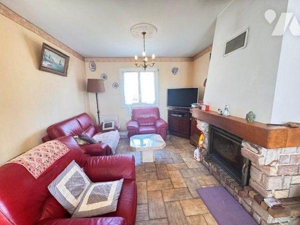 A vendre maison à MOELAN SUR MER (29)

À proximité du bourg, cette maison d'environ 108 m² of...