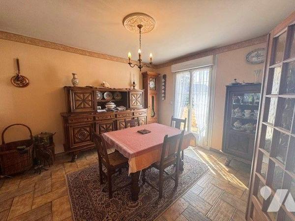A vendre maison à MOELAN SUR MER (29)

À proximité du bourg, cette maison d'environ 108 m² of...