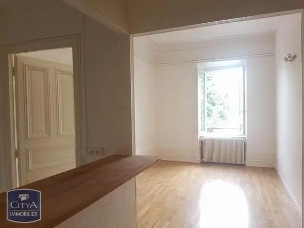 Appartement à louer 3 pièces 54.85m² Dijon (21000)
