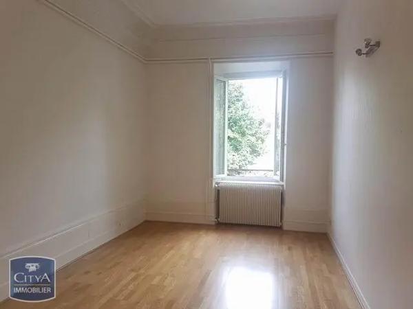 Appartement à louer 3 pièces 54.85m² Dijon (21000)