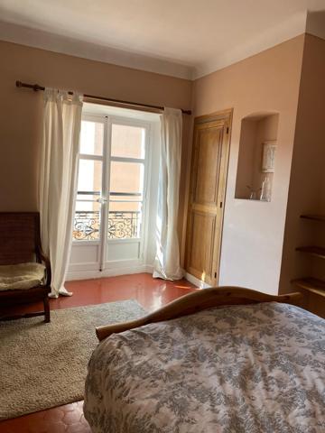 duplex au calme  centre de cannes division possible en 3 appartements