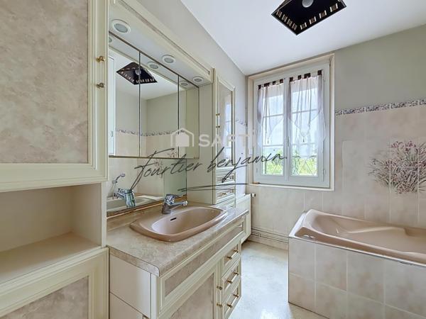 Maison de charme 6 pièces avec jardin et dépendances