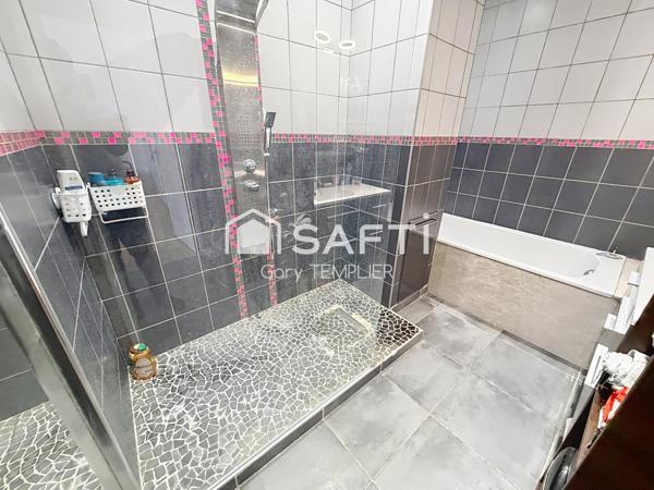 Maison quatre chambres !!