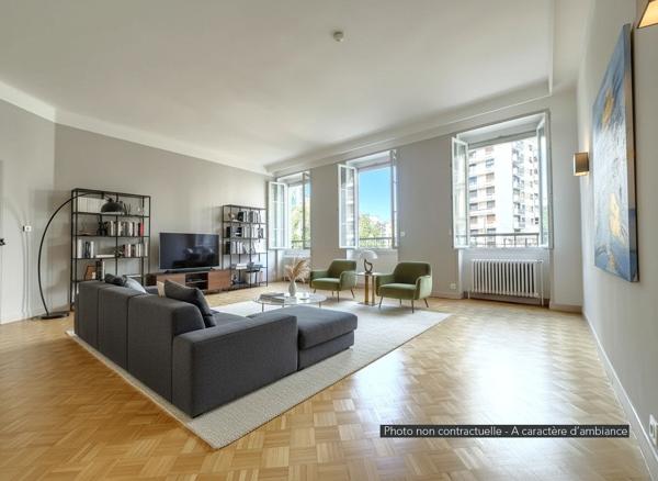 Appartement 4 pièces de 107m² Place Rouget de l'Isle