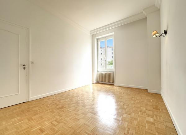 Appartement 4 pièces de 107m² Place Rouget de l'Isle