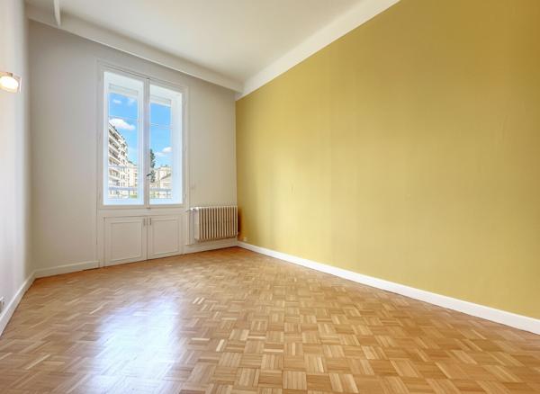 Appartement 4 pièces de 107m² Place Rouget de l'Isle
