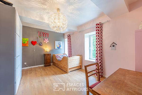Maison en pierre rénovée avec dépendance