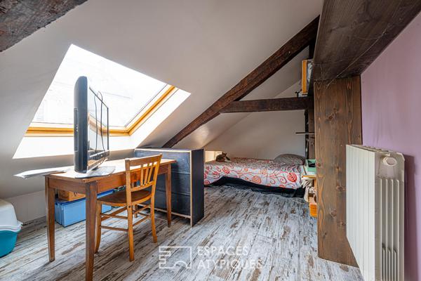 Maison en pierre rénovée avec dépendance