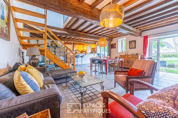 Maison en pierre rénovée avec dépendance