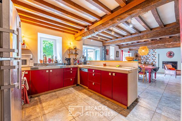 Maison en pierre rénovée avec dépendance