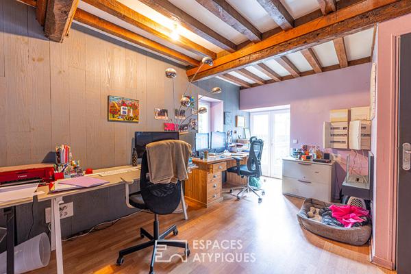 Maison en pierre rénovée avec dépendance
