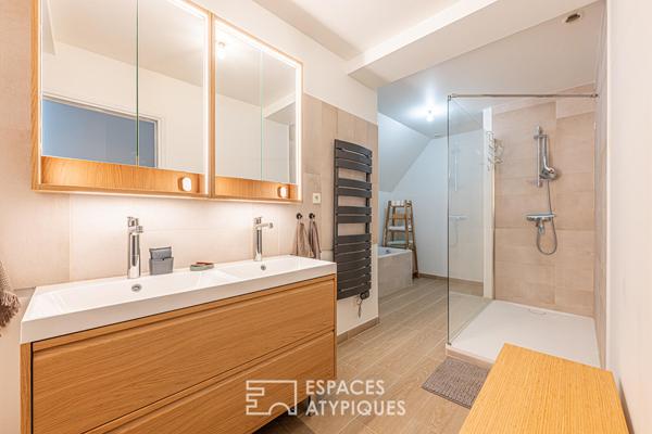 Maison en pierre rénovée avec dépendance