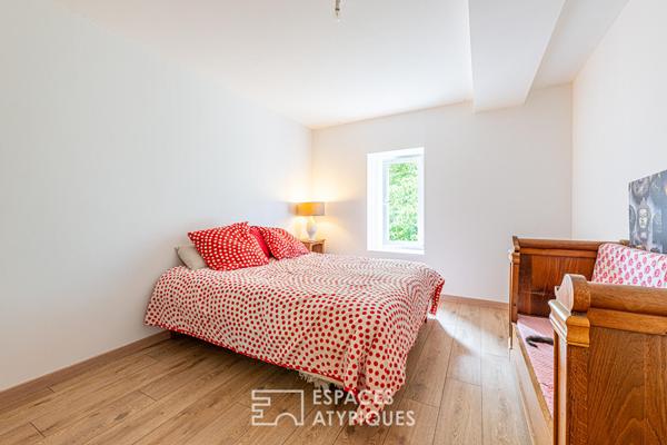 Maison en pierre rénovée avec dépendance