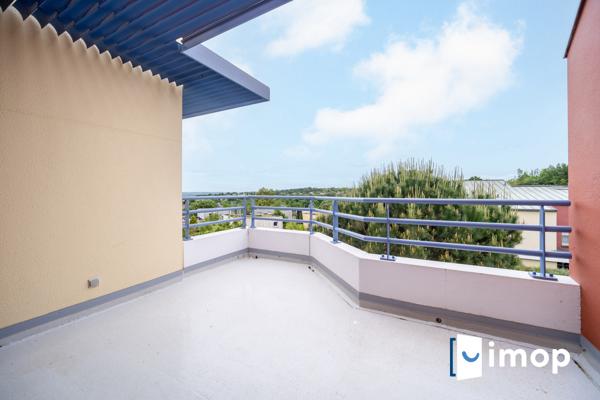 Lumineux 3 pièces avec extérieur et parking