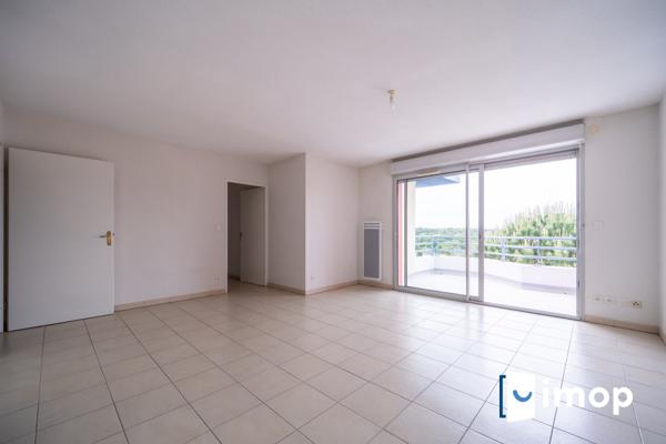 Lumineux 3 pièces avec extérieur et parking