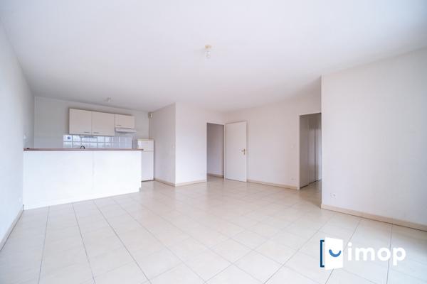 Lumineux 3 pièces avec extérieur et parking