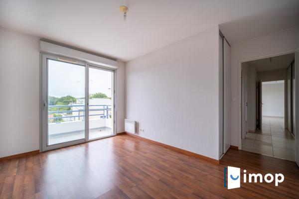 Lumineux 3 pièces avec extérieur et parking