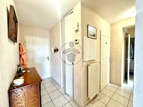 Vente                                                      Appartement
                        
                     2 pièces                      47 m2                     à Besançon