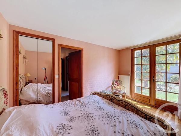 Maison à vendre  6 pièces - 127,89 m 2   FONTAINEBLEAU  - 77
