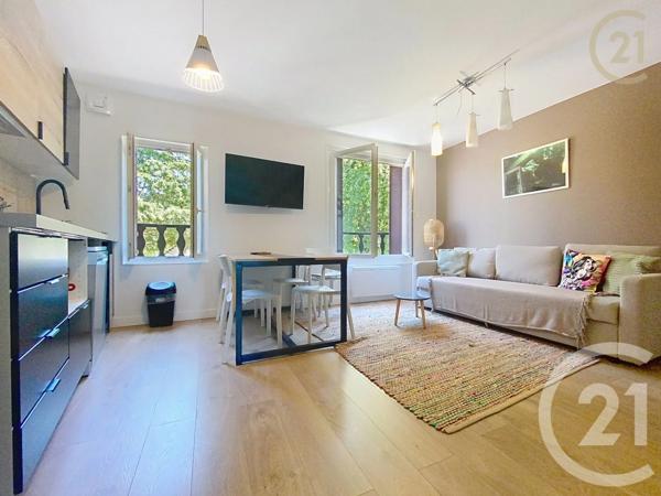 Maison à vendre  6 pièces - 127,89 m 2   FONTAINEBLEAU  - 77